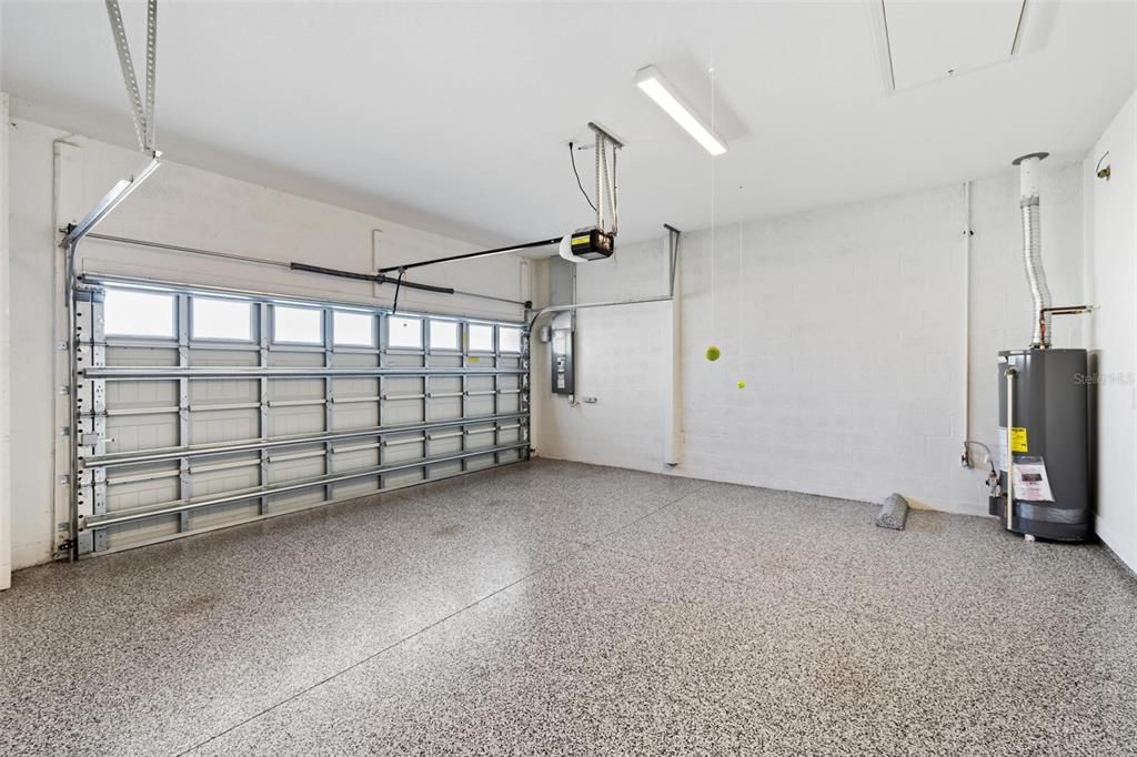 En Venta: $879,000 (3 camas, 2 baños, 2427 Pies cuadrados)