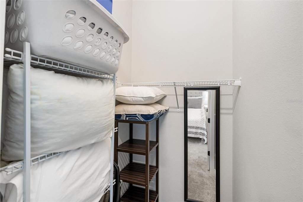 En Venta: $879,000 (3 camas, 2 baños, 2427 Pies cuadrados)