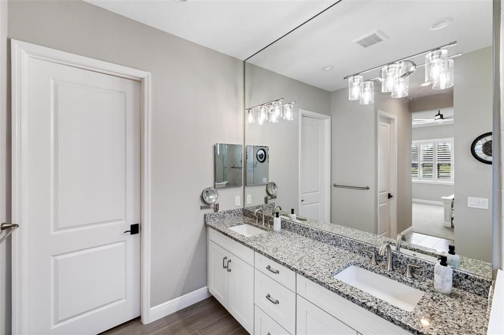 En Venta: $879,000 (3 camas, 2 baños, 2427 Pies cuadrados)