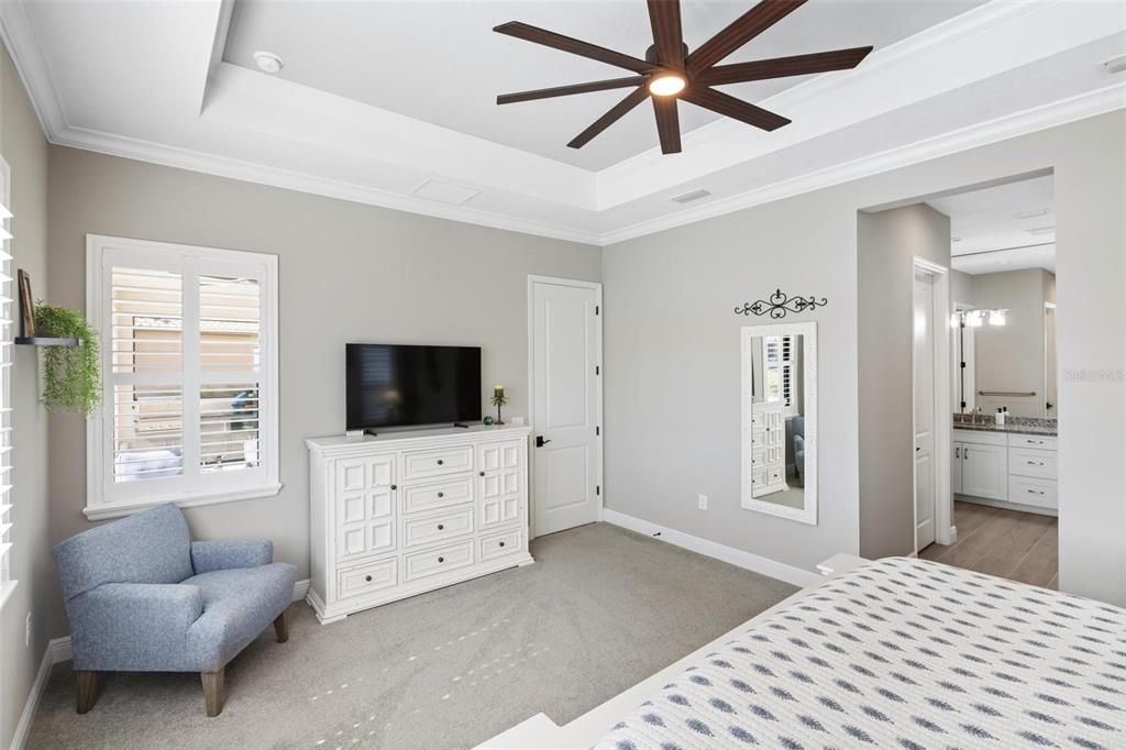 En Venta: $879,000 (3 camas, 2 baños, 2427 Pies cuadrados)