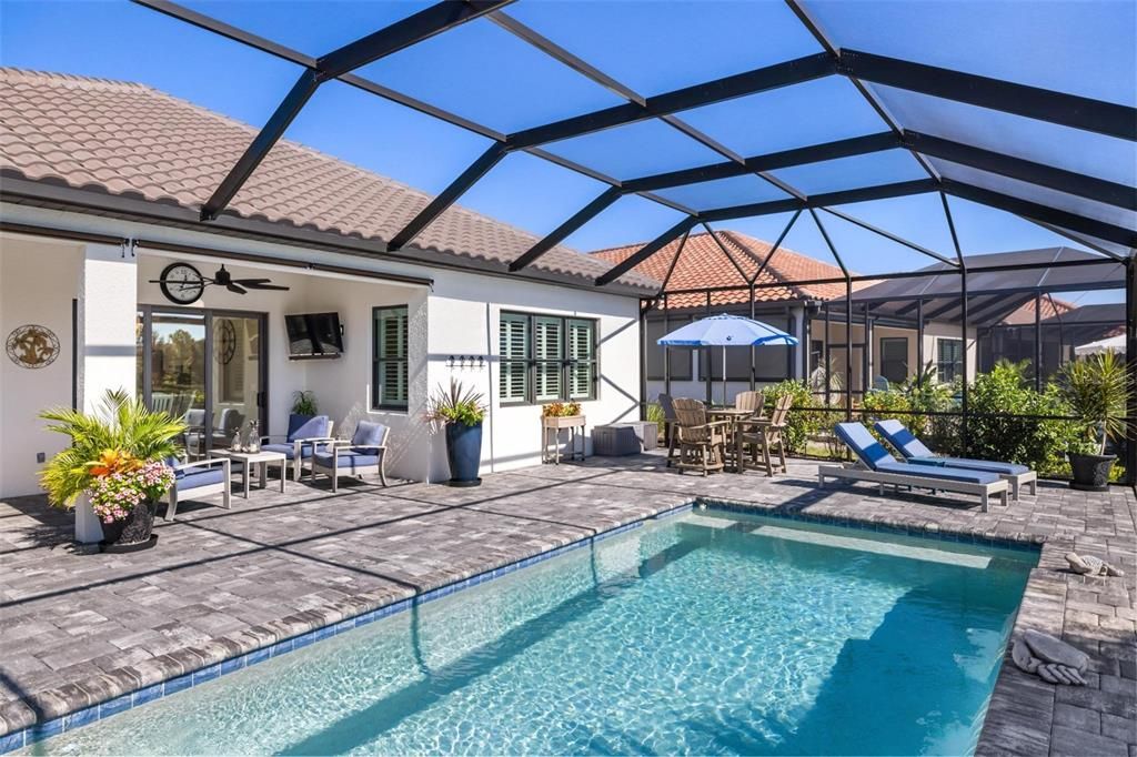 En Venta: $879,000 (3 camas, 2 baños, 2427 Pies cuadrados)