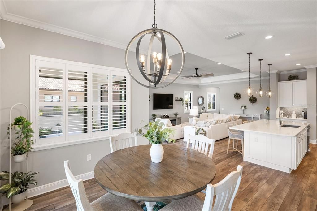 En Venta: $879,000 (3 camas, 2 baños, 2427 Pies cuadrados)