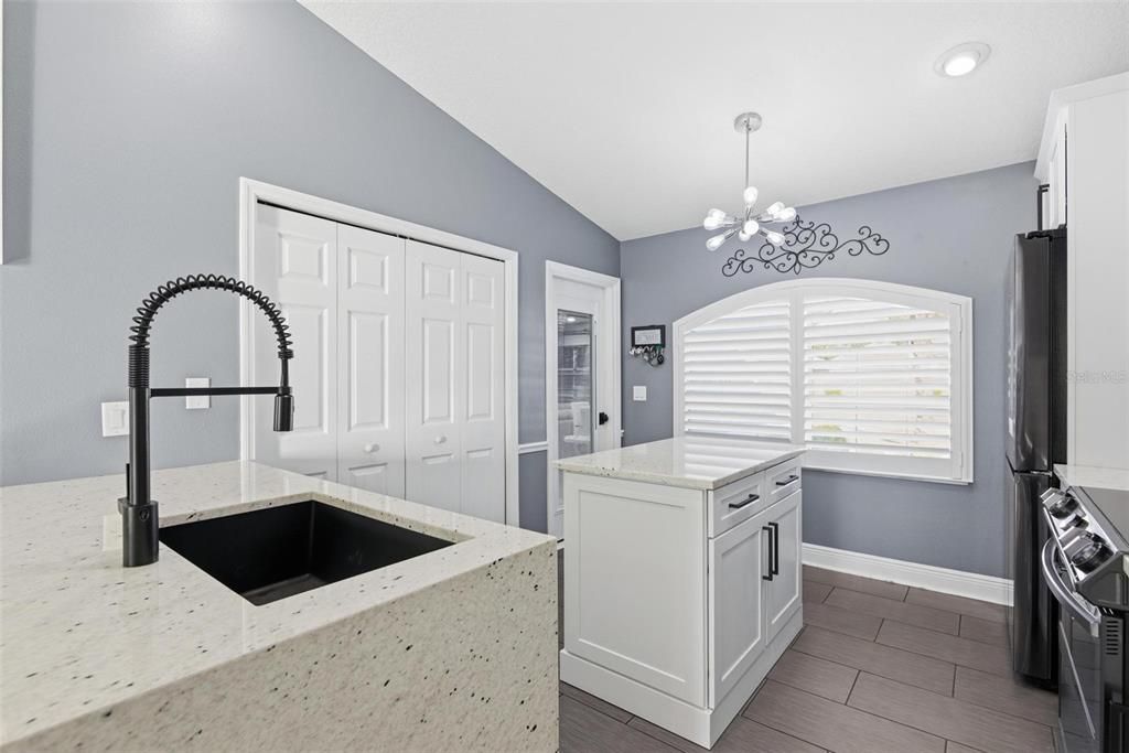 待售: $372,000 (3 贝兹, 2 浴室, 1292 平方英尺)