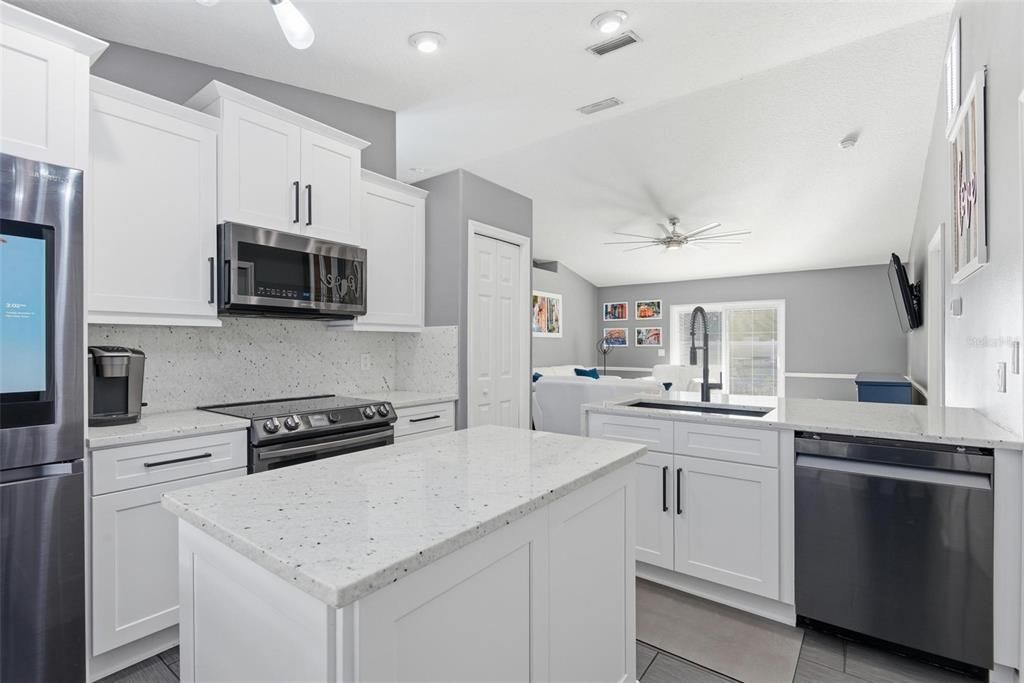 待售: $372,000 (3 贝兹, 2 浴室, 1292 平方英尺)