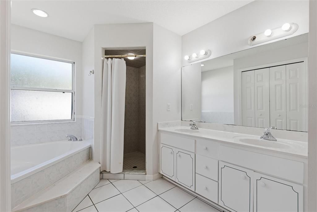 待售: $372,000 (3 贝兹, 2 浴室, 1292 平方英尺)