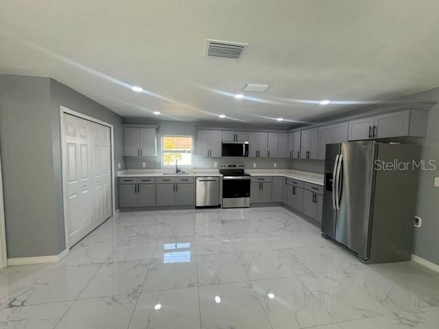 待售: $280,000 (5 贝兹, 2 浴室, 1602 平方英尺)