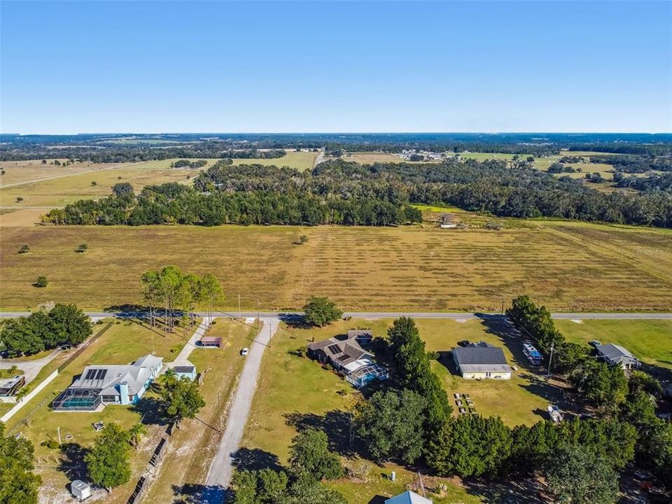 For Sale: $559,900 (3 beds, 2 baths, 2212 Square Feet)