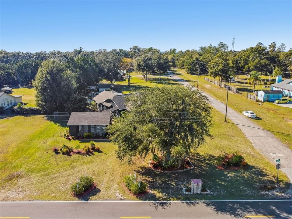 For Sale: $559,900 (3 beds, 2 baths, 2212 Square Feet)