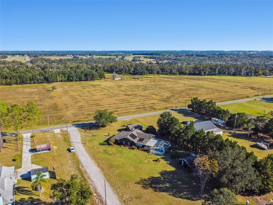 For Sale: $559,900 (3 beds, 2 baths, 2212 Square Feet)