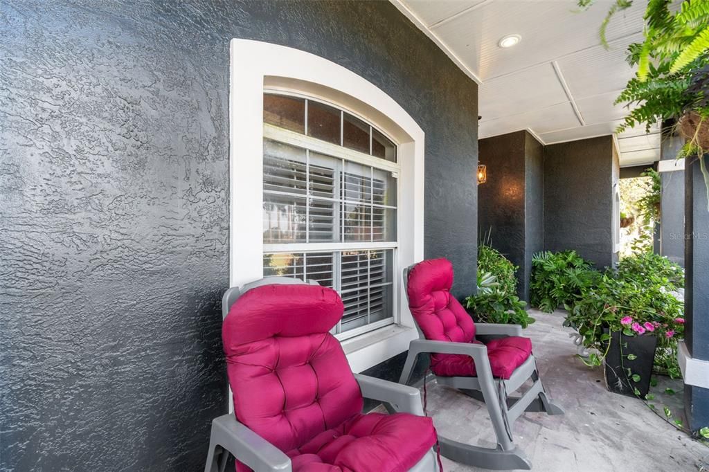 For Sale: $559,900 (3 beds, 2 baths, 2212 Square Feet)