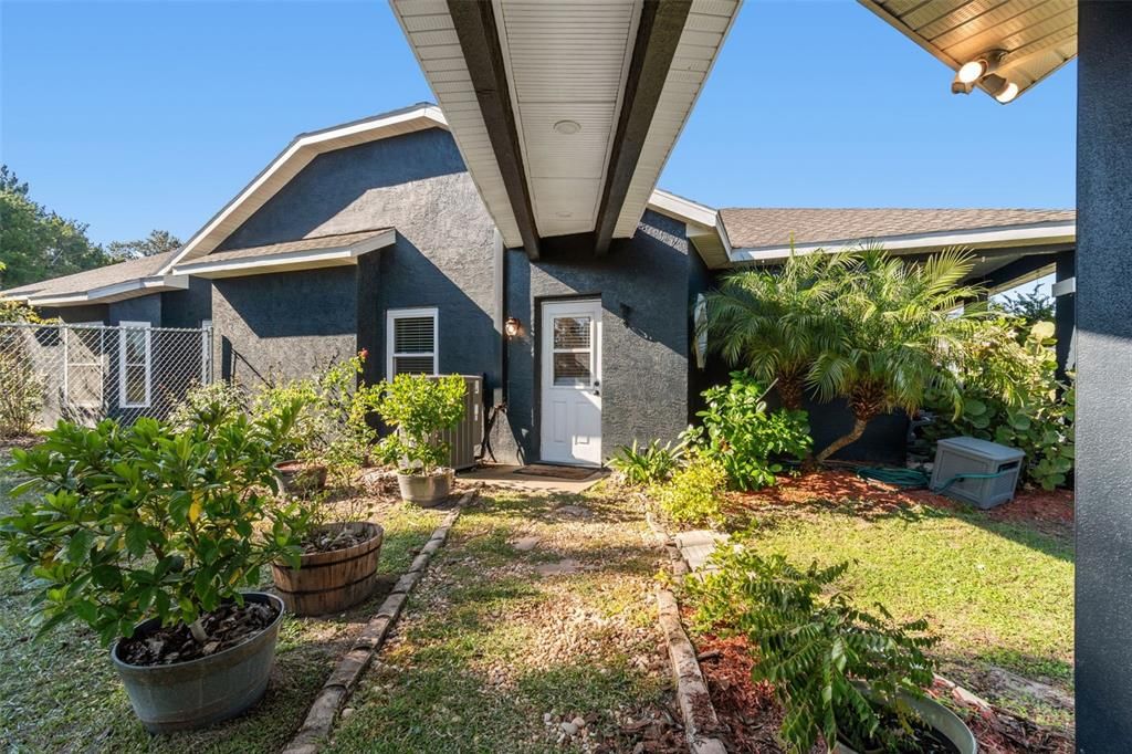 For Sale: $559,900 (3 beds, 2 baths, 2212 Square Feet)