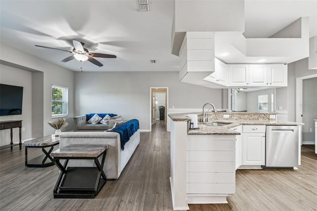 For Sale: $559,900 (3 beds, 2 baths, 2212 Square Feet)