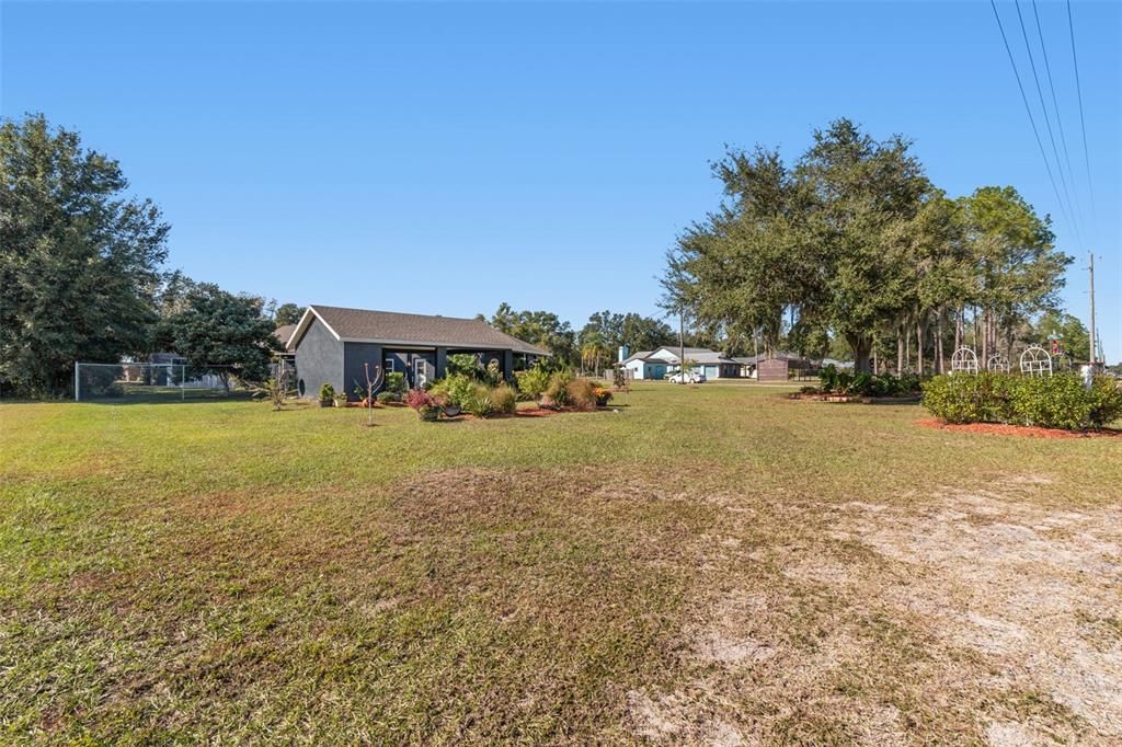 For Sale: $559,900 (3 beds, 2 baths, 2212 Square Feet)