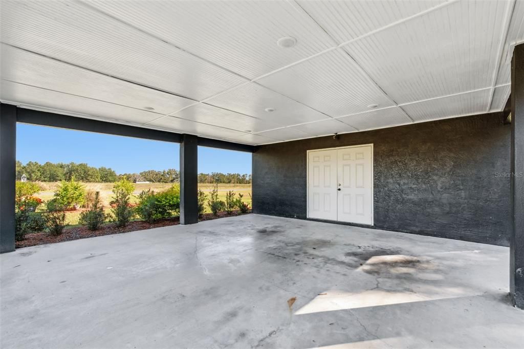 For Sale: $559,900 (3 beds, 2 baths, 2212 Square Feet)