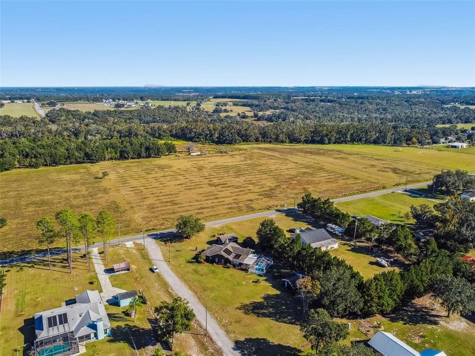 For Sale: $559,900 (3 beds, 2 baths, 2212 Square Feet)