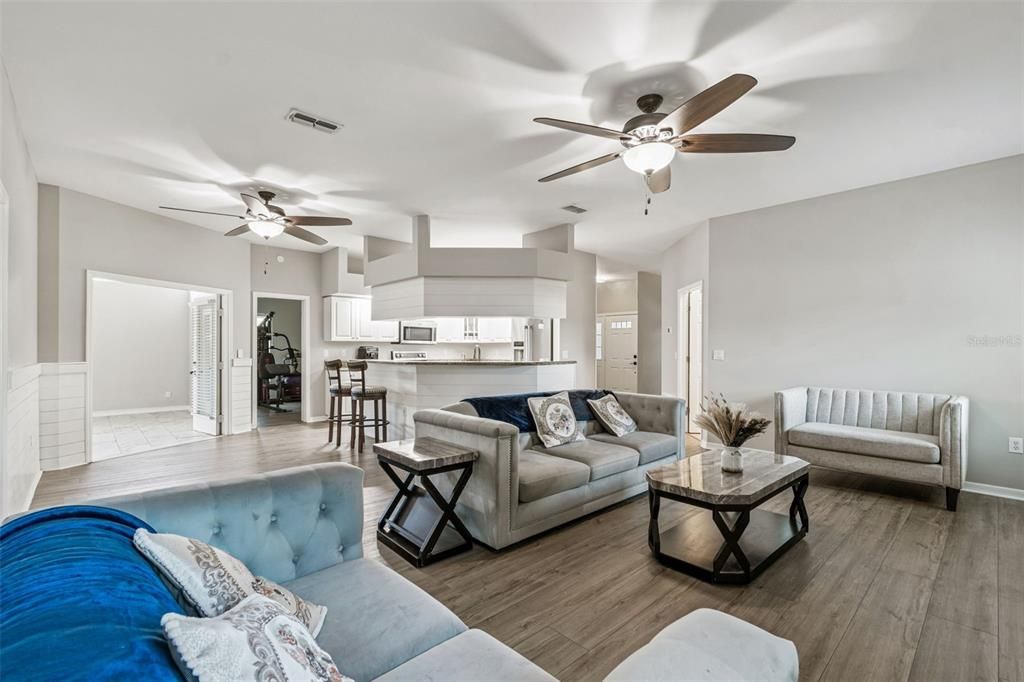 For Sale: $559,900 (3 beds, 2 baths, 2212 Square Feet)