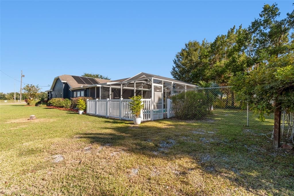 For Sale: $559,900 (3 beds, 2 baths, 2212 Square Feet)