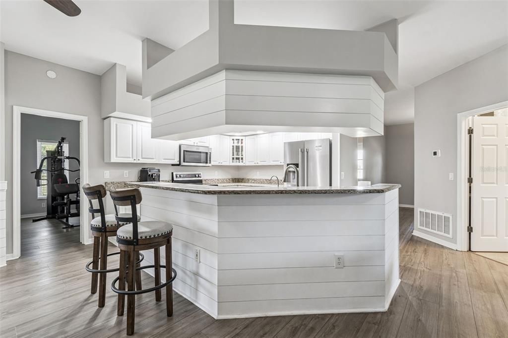 For Sale: $559,900 (3 beds, 2 baths, 2212 Square Feet)