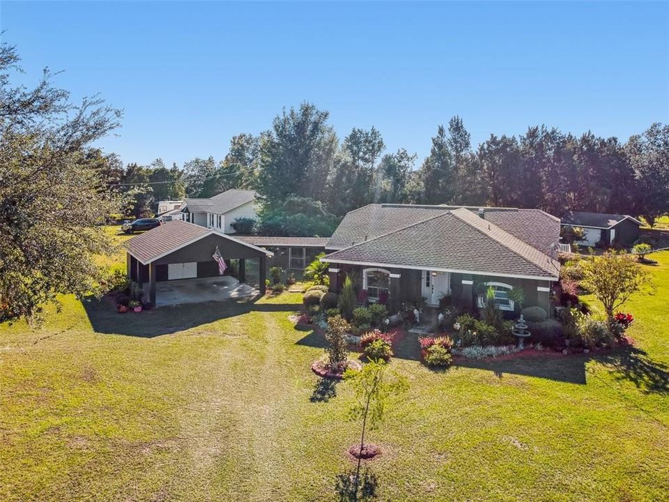 For Sale: $559,900 (3 beds, 2 baths, 2212 Square Feet)