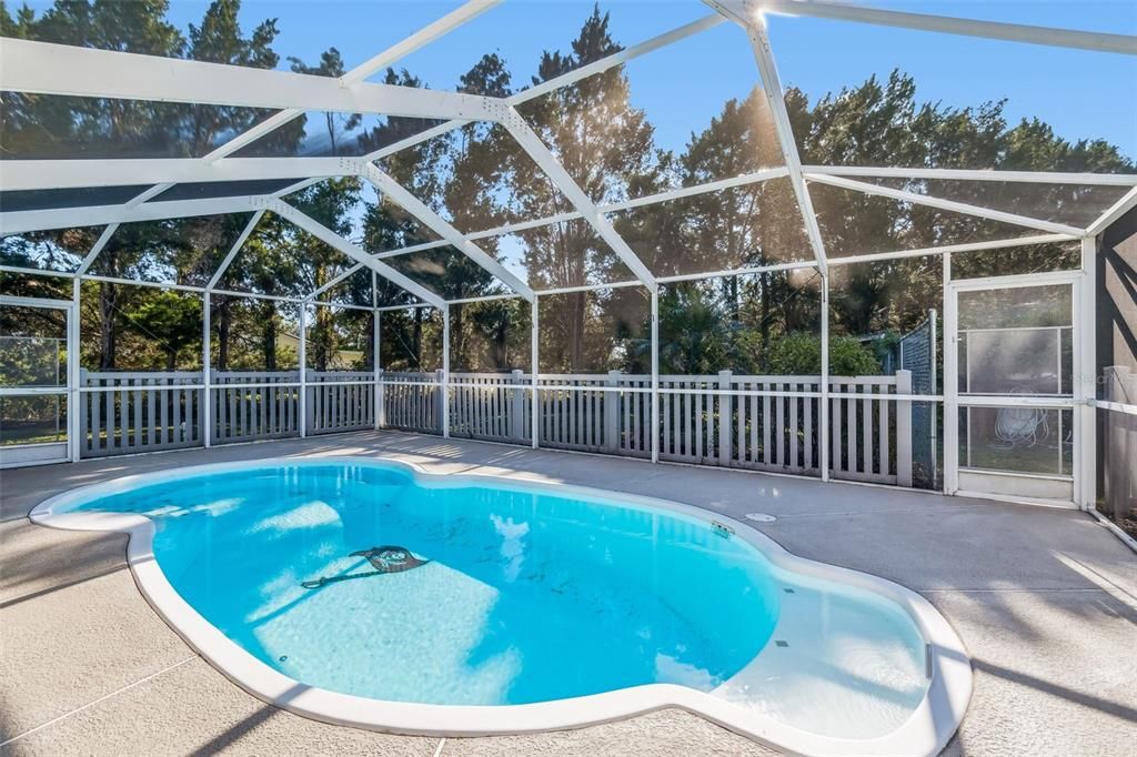 For Sale: $559,900 (3 beds, 2 baths, 2212 Square Feet)