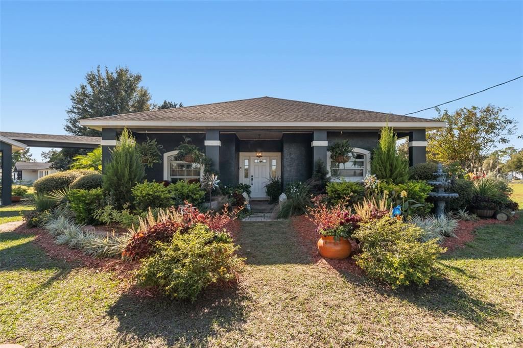 For Sale: $559,900 (3 beds, 2 baths, 2212 Square Feet)
