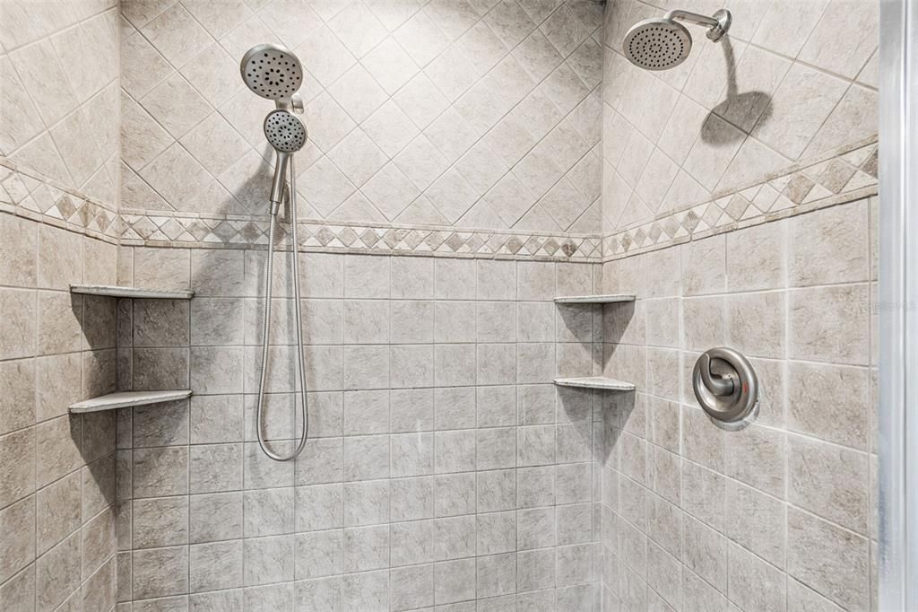 For Sale: $559,900 (3 beds, 2 baths, 2212 Square Feet)