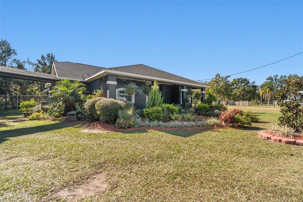 For Sale: $559,900 (3 beds, 2 baths, 2212 Square Feet)