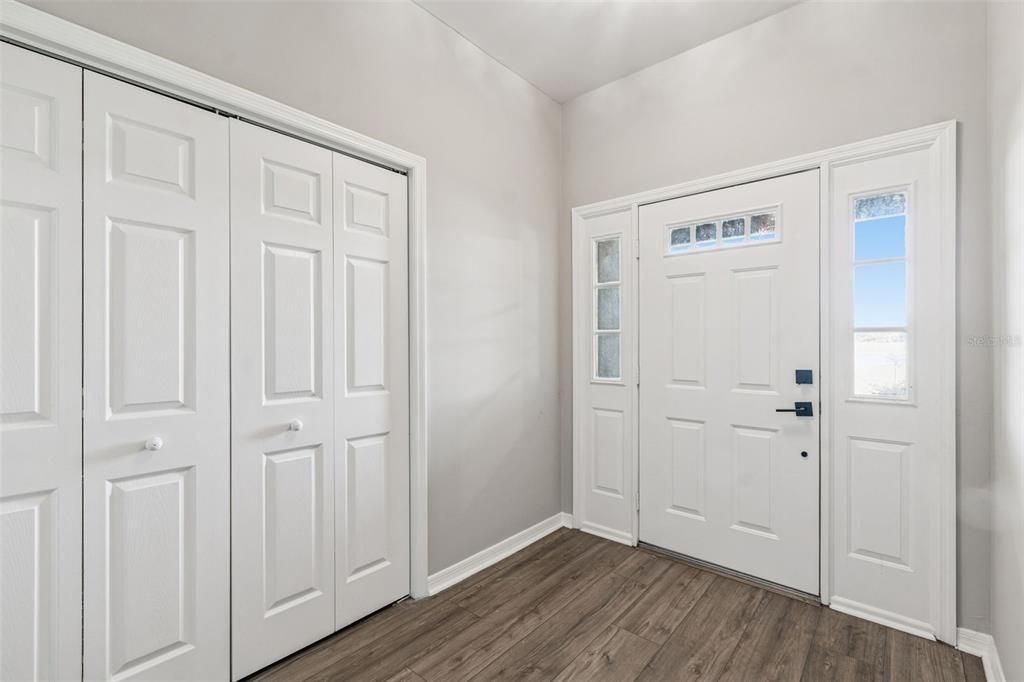 For Sale: $559,900 (3 beds, 2 baths, 2212 Square Feet)