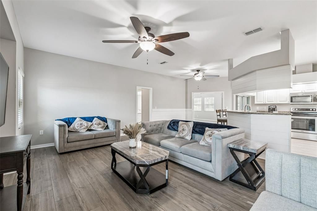 For Sale: $559,900 (3 beds, 2 baths, 2212 Square Feet)