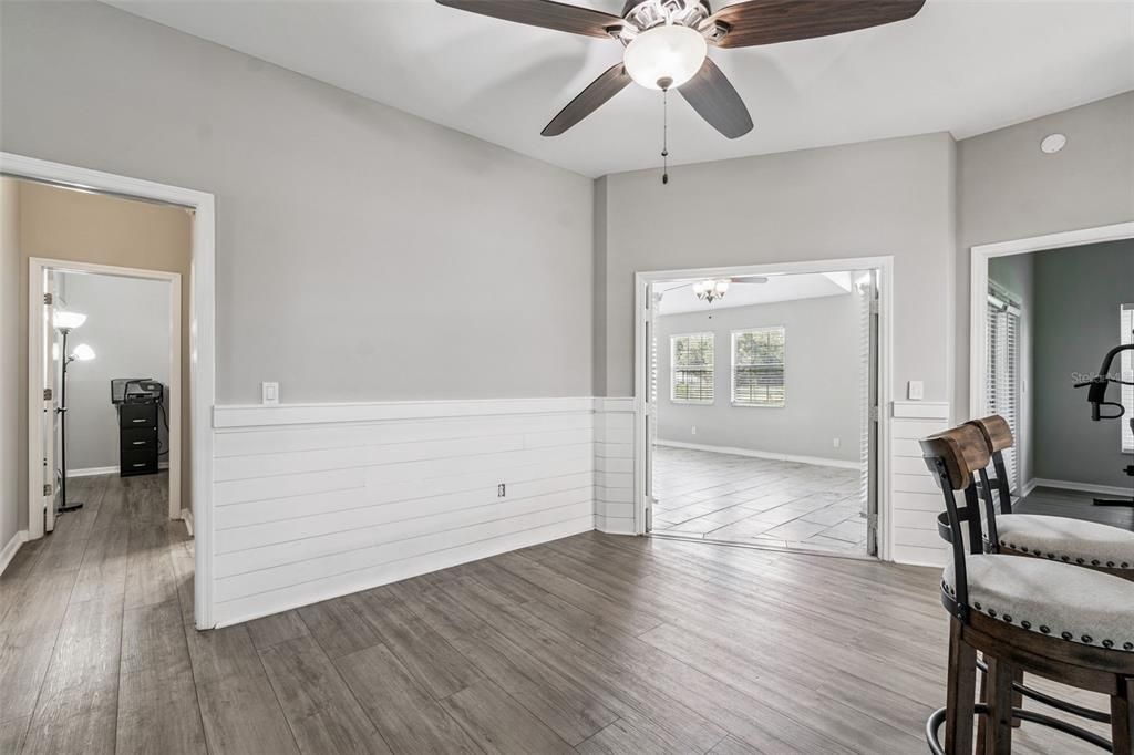 For Sale: $559,900 (3 beds, 2 baths, 2212 Square Feet)