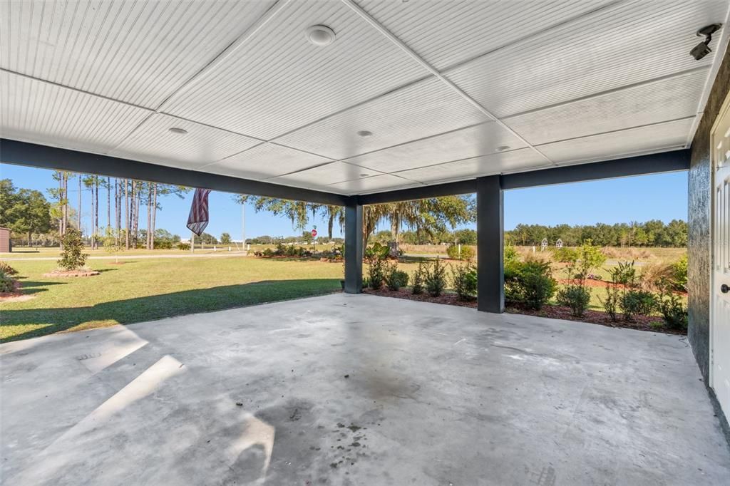 For Sale: $559,900 (3 beds, 2 baths, 2212 Square Feet)