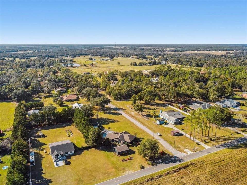 For Sale: $559,900 (3 beds, 2 baths, 2212 Square Feet)