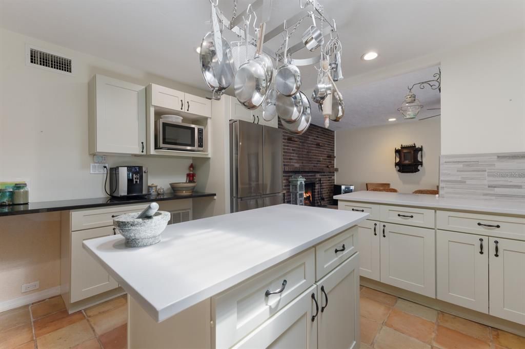 En Venta: $925,000 (5 camas, 3 baños, 2940 Pies cuadrados)