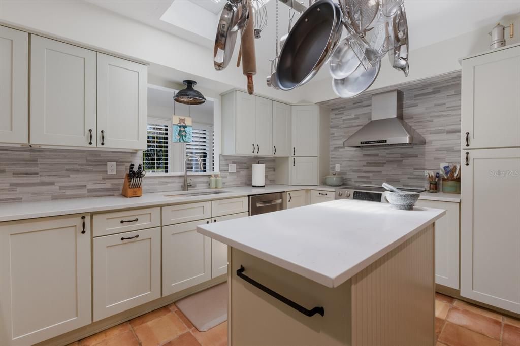 En Venta: $925,000 (5 camas, 3 baños, 2940 Pies cuadrados)