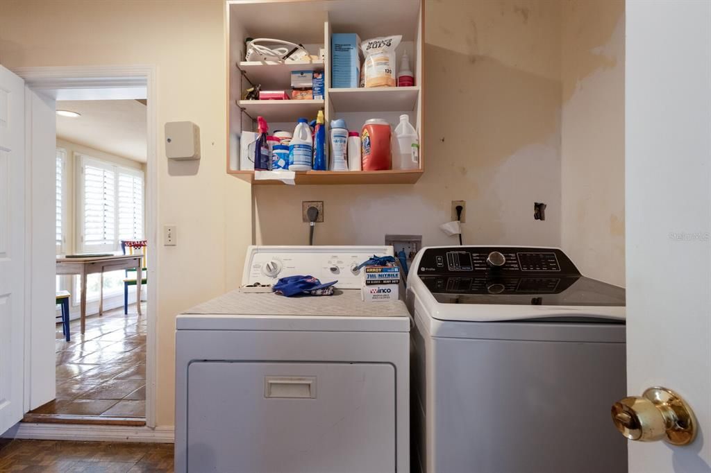 En Venta: $925,000 (5 camas, 3 baños, 2940 Pies cuadrados)