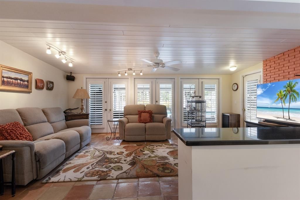 En Venta: $925,000 (5 camas, 3 baños, 2940 Pies cuadrados)