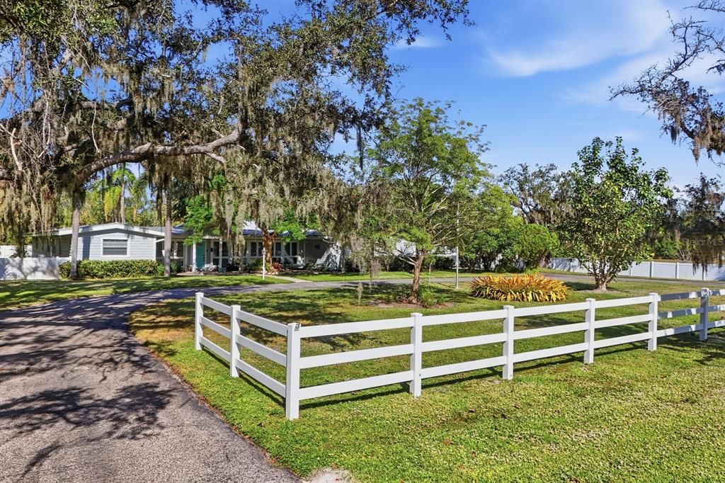 En Venta: $925,000 (5 camas, 3 baños, 2940 Pies cuadrados)