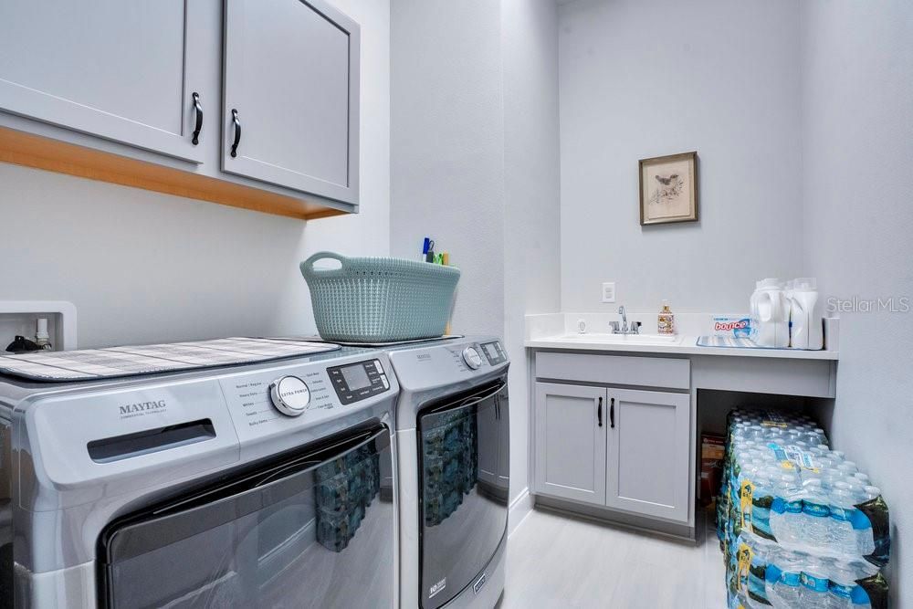 For Sale: $660,000 (4 beds, 3 baths, 2438 Square Feet)