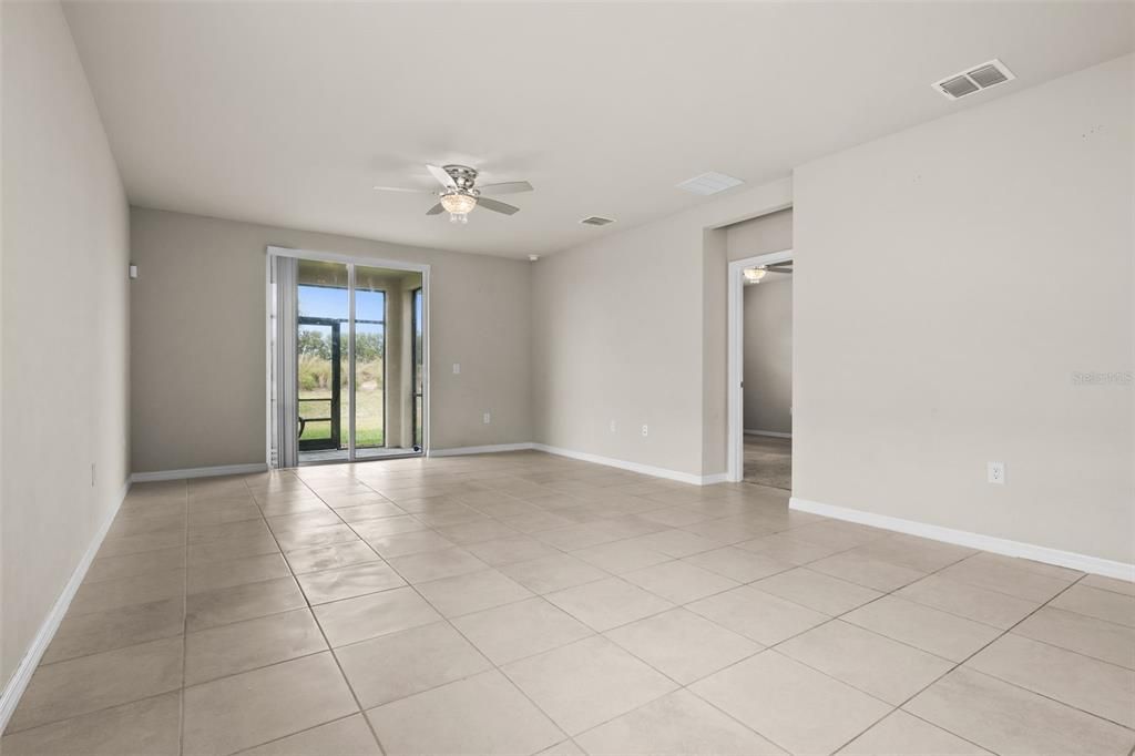 For Sale: $355,000 (4 beds, 2 baths, 1708 Square Feet)