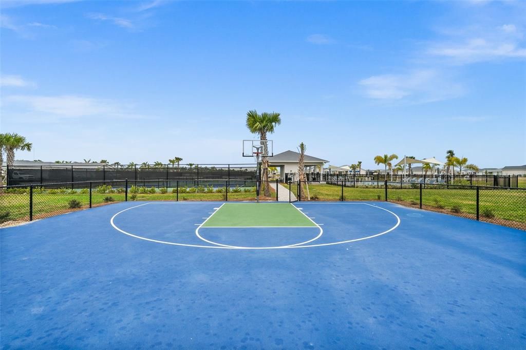 For Sale: $355,000 (4 beds, 2 baths, 1708 Square Feet)