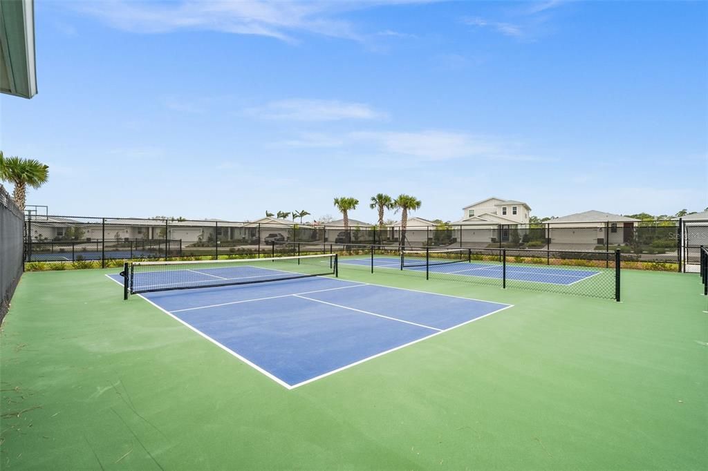 For Sale: $355,000 (4 beds, 2 baths, 1708 Square Feet)