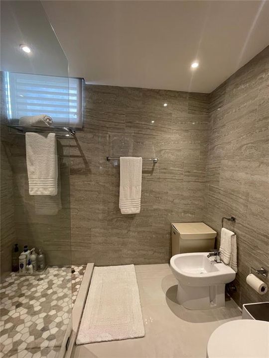 В аренду: $2,800 (3 спален, 2 ванн, 1250 Квадратных фут)