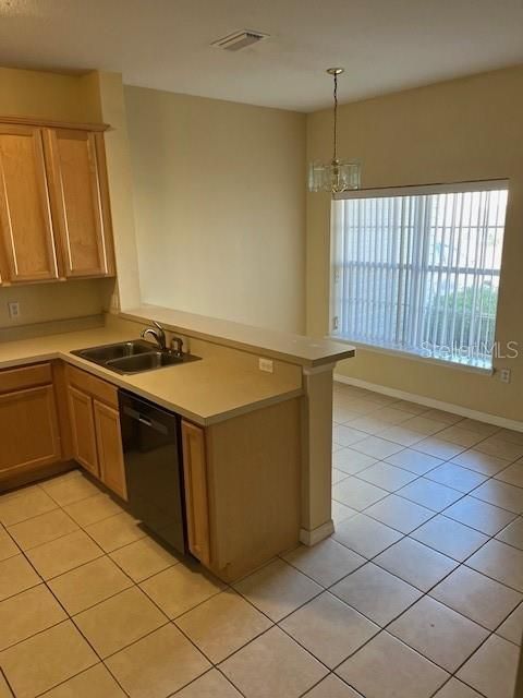 待售: $249,900 (3 贝兹, 2 浴室, 1867 平方英尺)