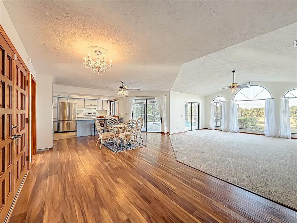 待售: $369,000 (3 贝兹, 2 浴室, 1916 平方英尺)