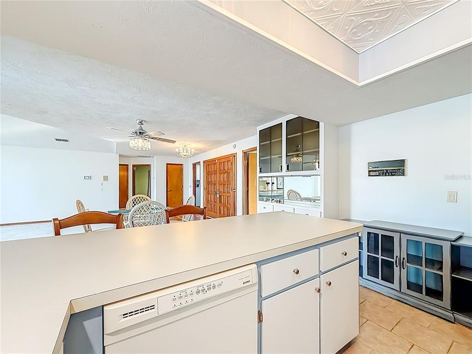 待售: $369,000 (3 贝兹, 2 浴室, 1916 平方英尺)