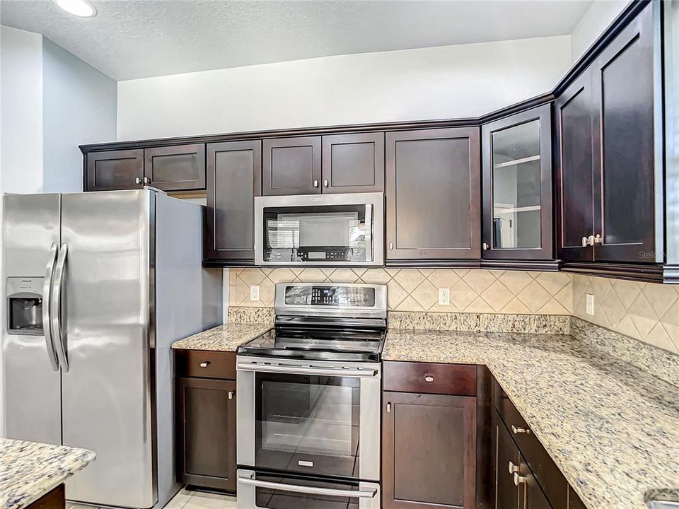 For Rent: $2,500 (3 beds, 2 baths, 1859 Square Feet)