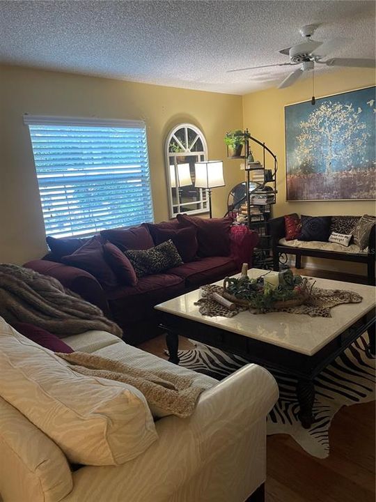 For Sale: $330,000 (2 beds, 2 baths, 1268 Square Feet)