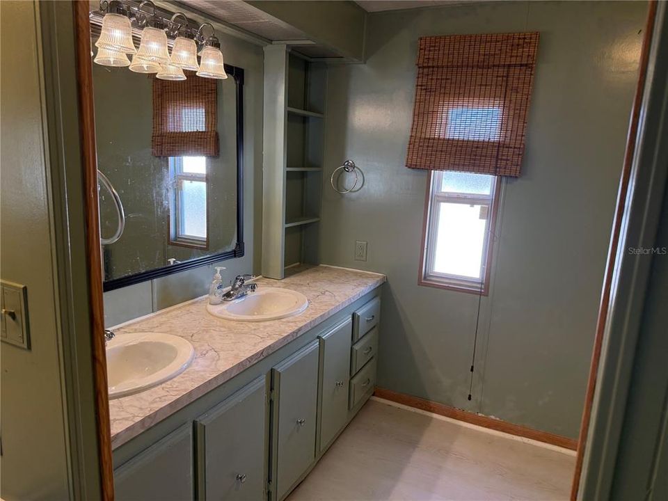 For Sale: $26,000 (2 beds, 2 baths, 1587 Square Feet)