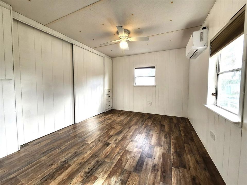 待售: $155,000 (2 贝兹, 1 浴室, 859 平方英尺)