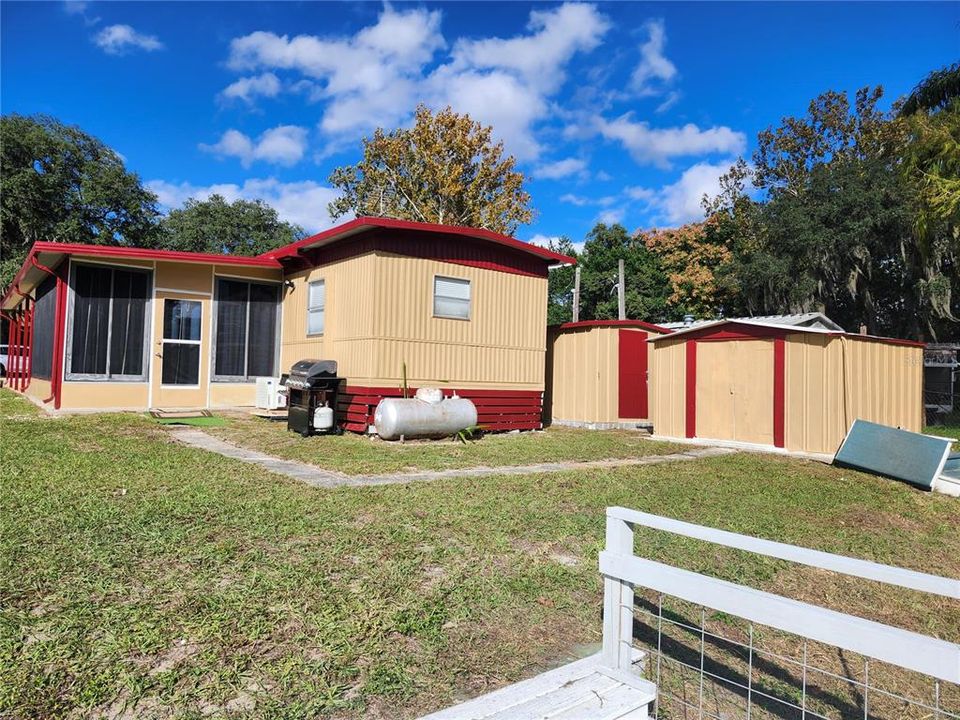 待售: $155,000 (2 贝兹, 1 浴室, 859 平方英尺)